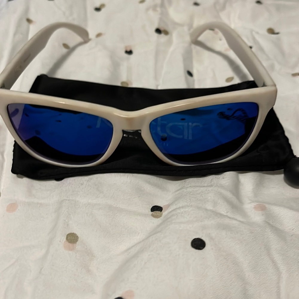 White gentle used nectar sunglasses